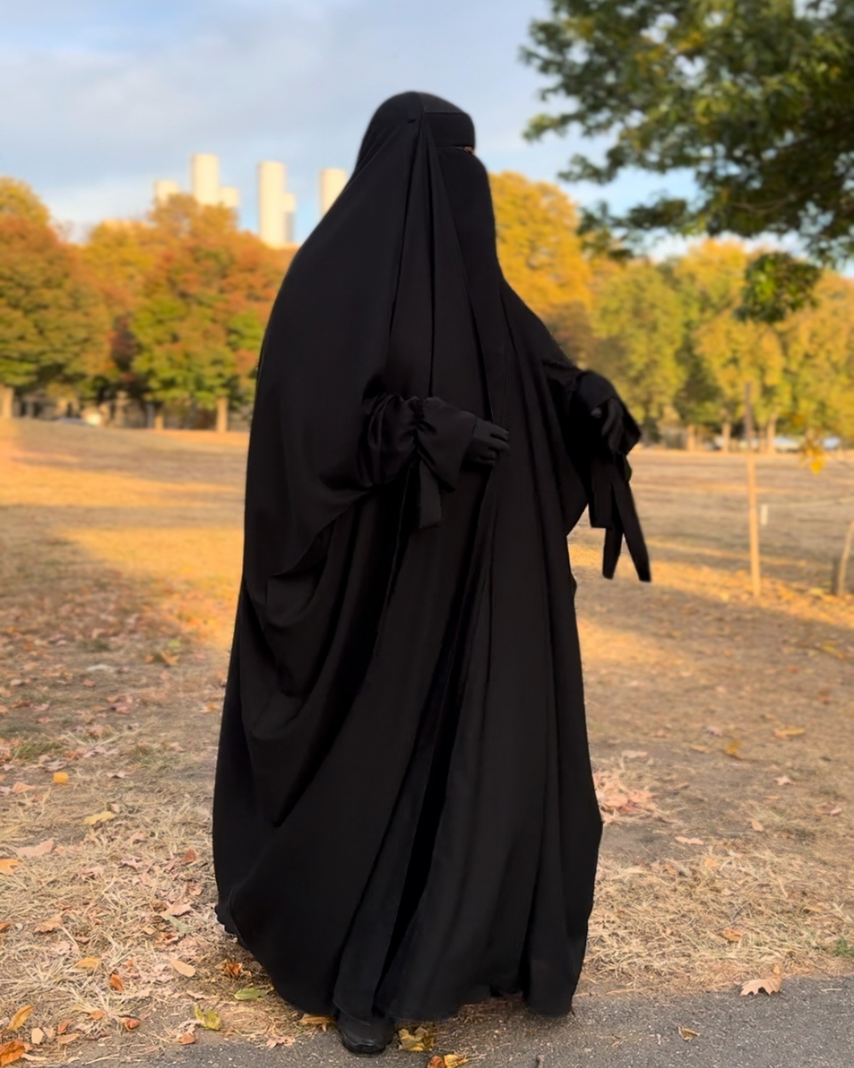 Tie (Open) – Draped In Black