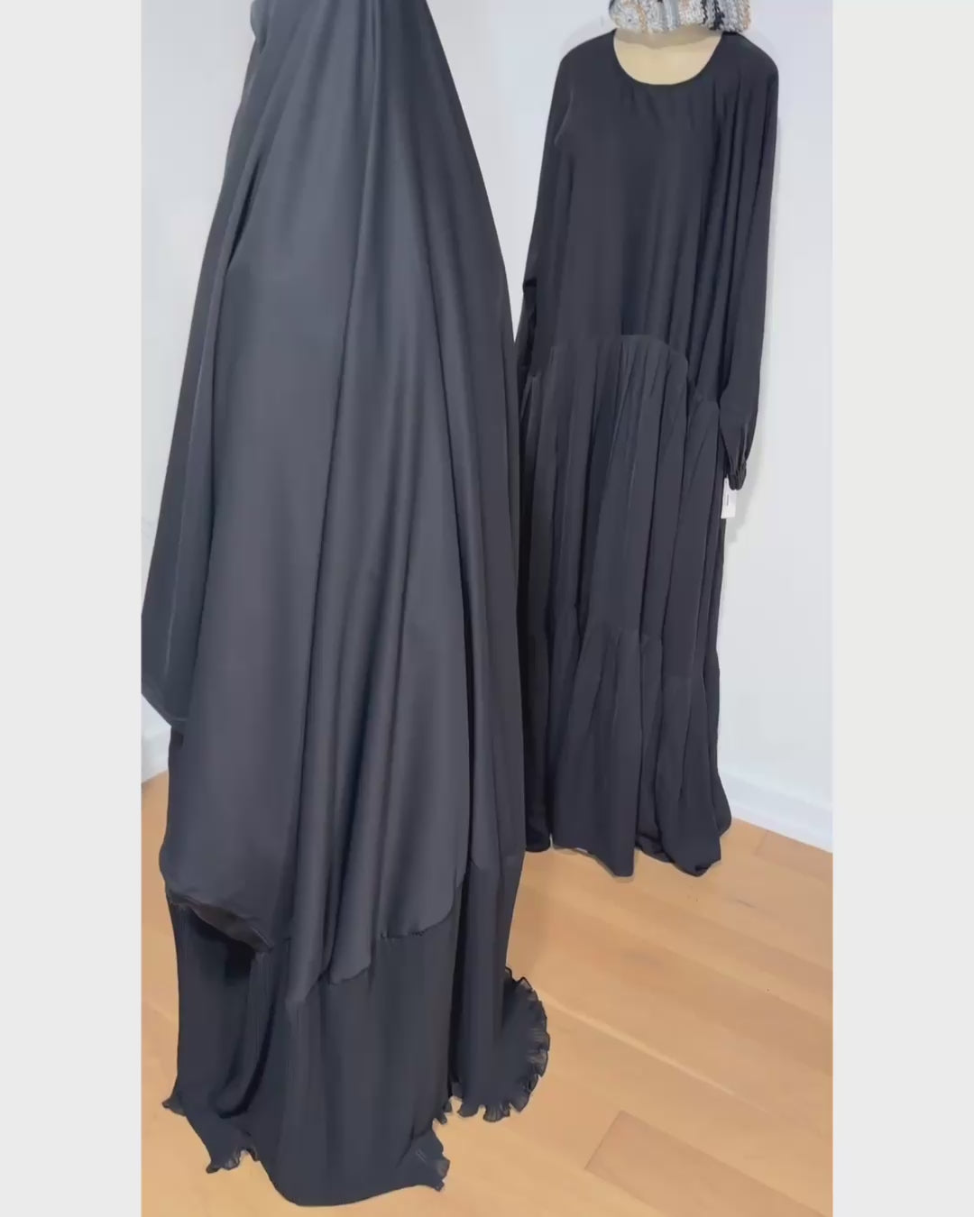 Load and play video in Gallery viewer, Saudia (Open)
