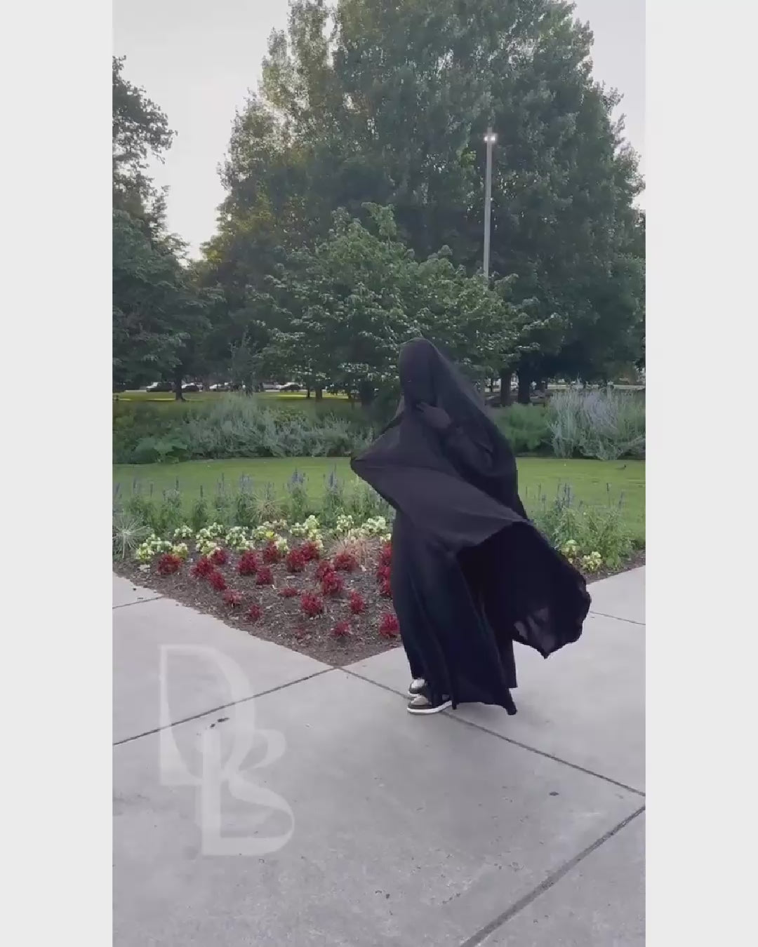 Load and play video in Gallery viewer, Amina Cape
