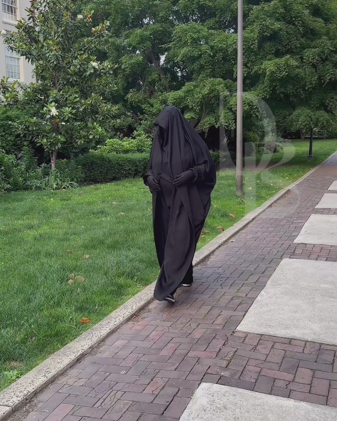 Load and play video in Gallery viewer, Saudia Jilbab
