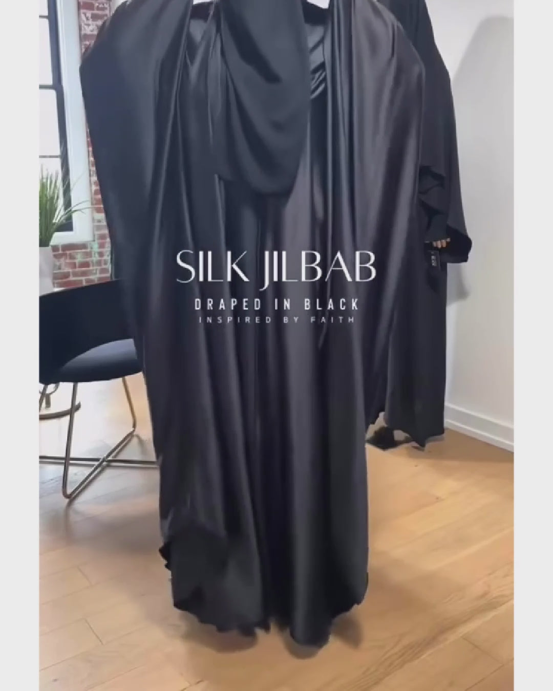 Load and play video in Gallery viewer, Silk Jilbab (Open)
