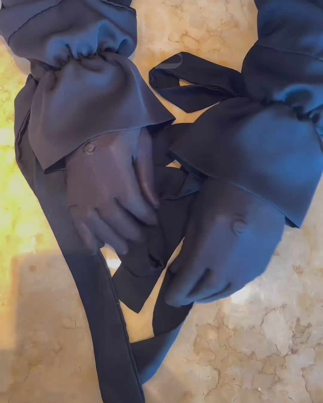 Load and play video in Gallery viewer, Tie (Closed)
