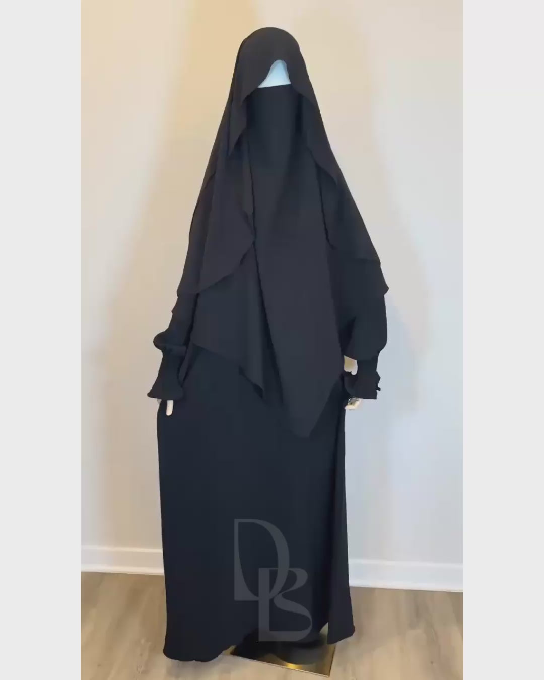 Load and play video in Gallery viewer, Asiyah Set
